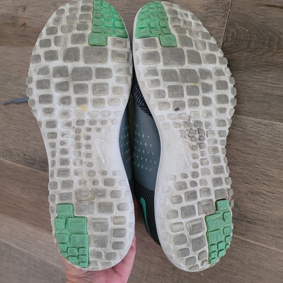 Nike - Picture 4 of 4